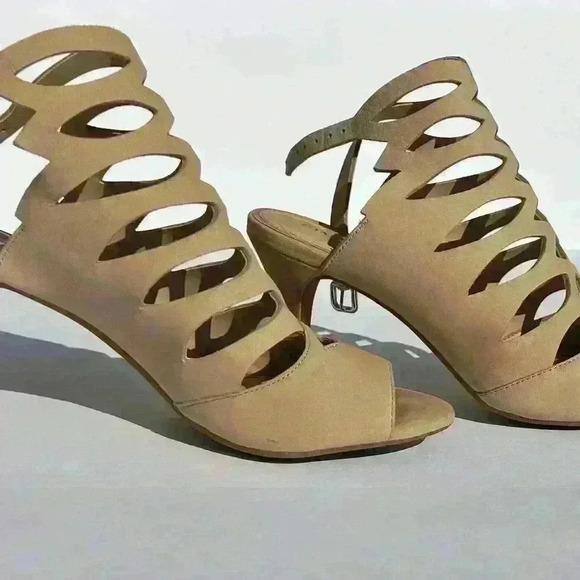 Gianni Bini Heels - Picture 5 of 10